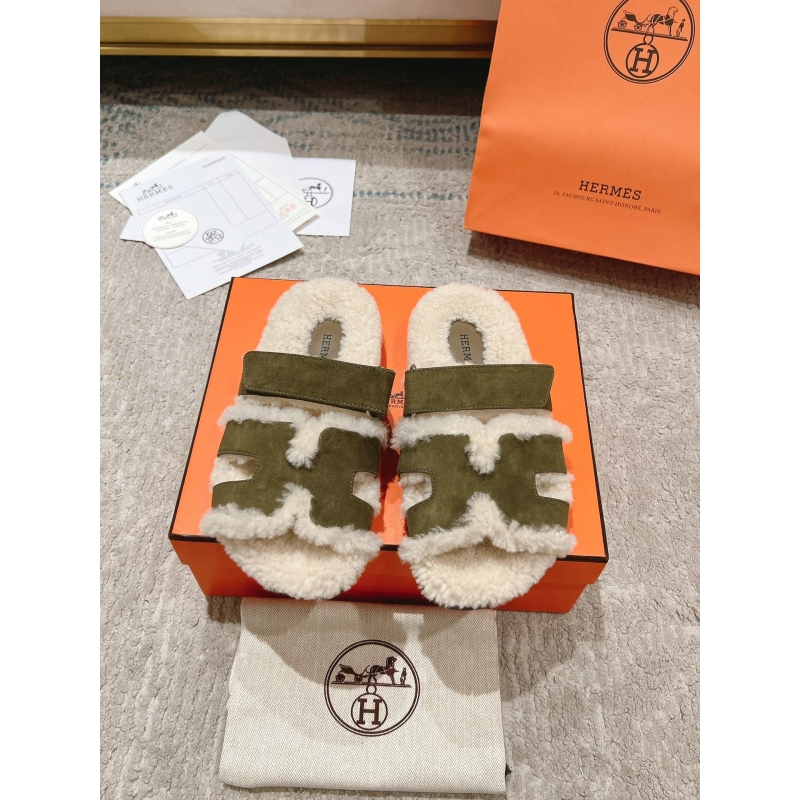 H**mes slippers